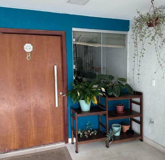 پانسیون Gayfriendly Hostel Bsb Airport