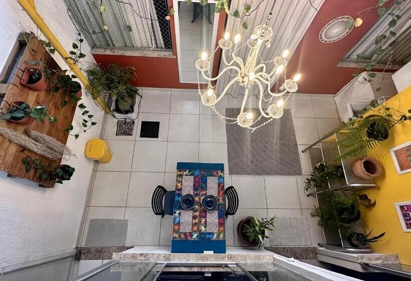 پانسیون Gayfriendly Hostel Bsb Airport