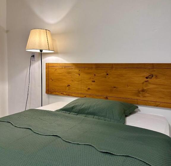 پانسیون Gayfriendly Hostel Bsb Airport