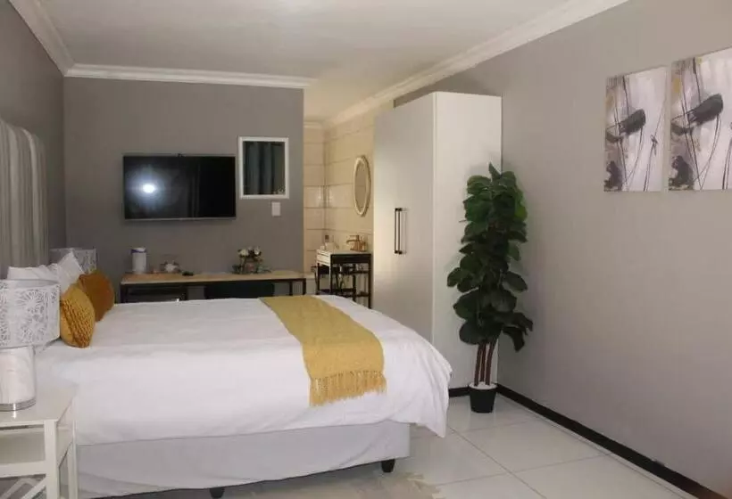 Majatalo The King S Court Guest Manor