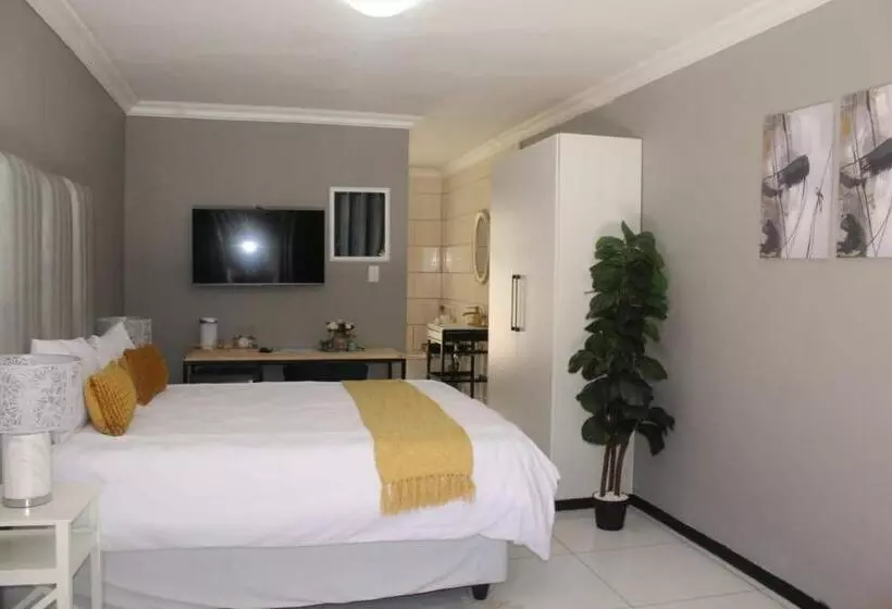 Majatalo The King S Court Guest Manor