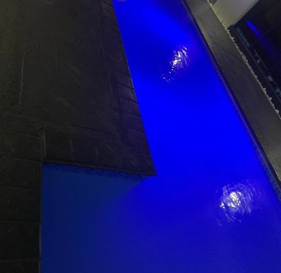 膳宿费 The King S Court Guest Manor