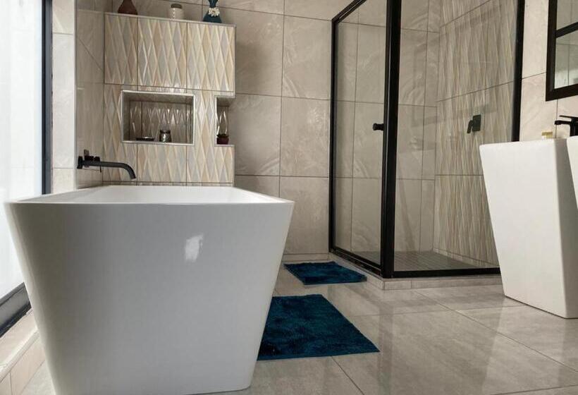 膳宿费 The King S Court Guest Manor