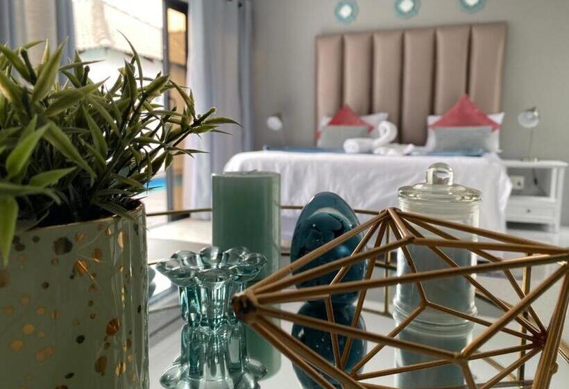 膳宿费 The King S Court Guest Manor