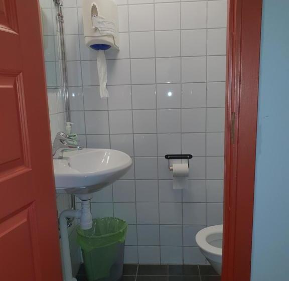 تختخواب و صبحانه 3 Star Hostel