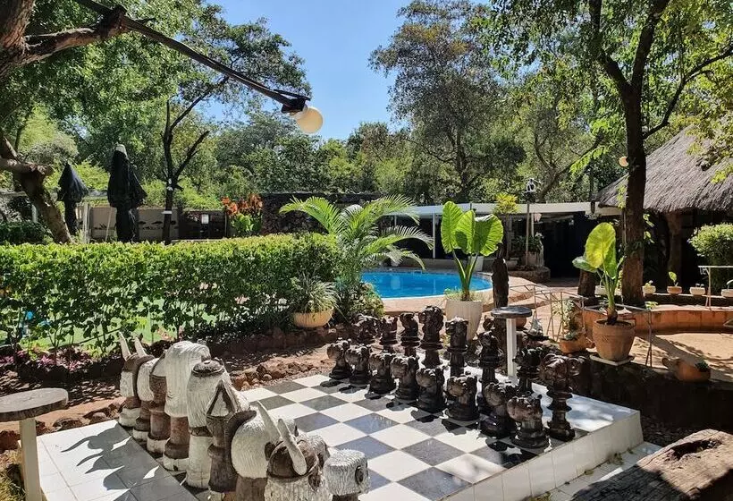مسافرخانه Victoria Falls Backpackers Lodge