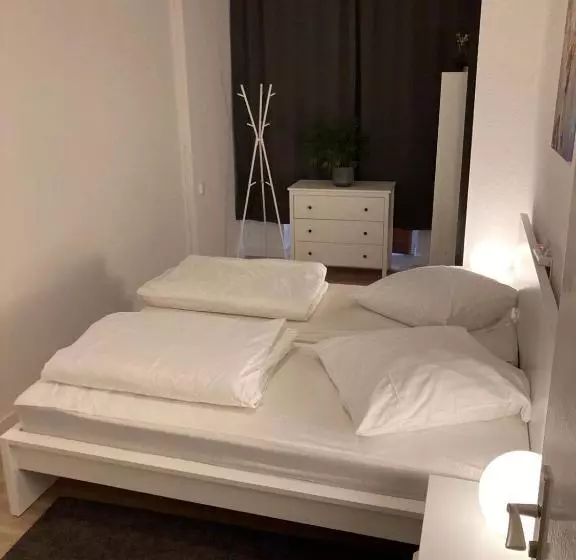 هتل Corner Hostel Berlin Prenzlauer Berg