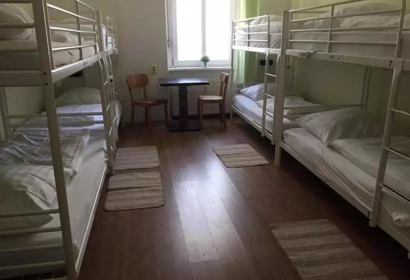 هتل Corner Hostel Berlin Prenzlauer Berg