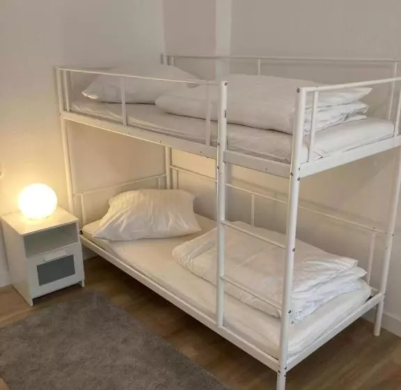 هتل Corner Hostel Berlin Prenzlauer Berg