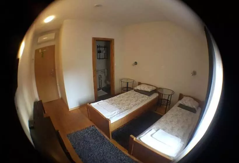 هتل Guesthouse Stari Tišler