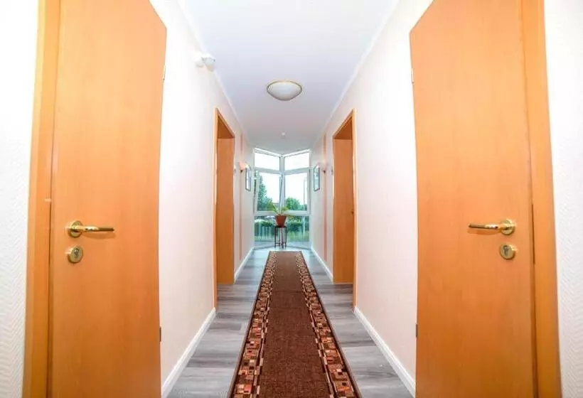Hotel Opal