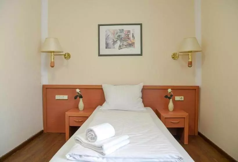 Hotel Opal