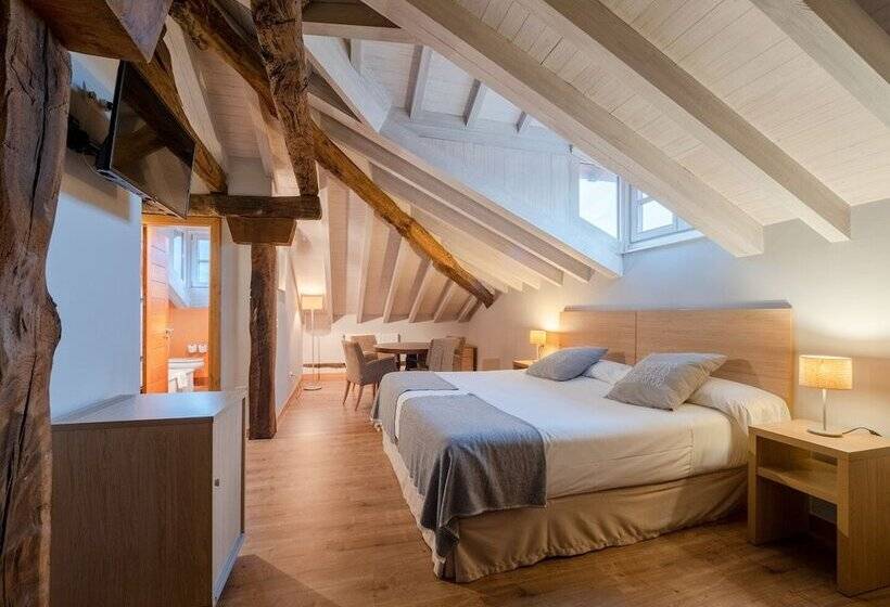 فندق ريفى Apartamentos Posada La Robla