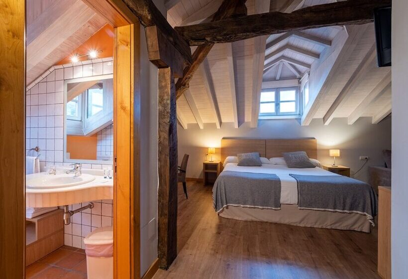 فندق ريفى Apartamentos Posada La Robla