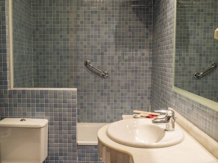 فندق ريفى Apartamentos Posada La Robla