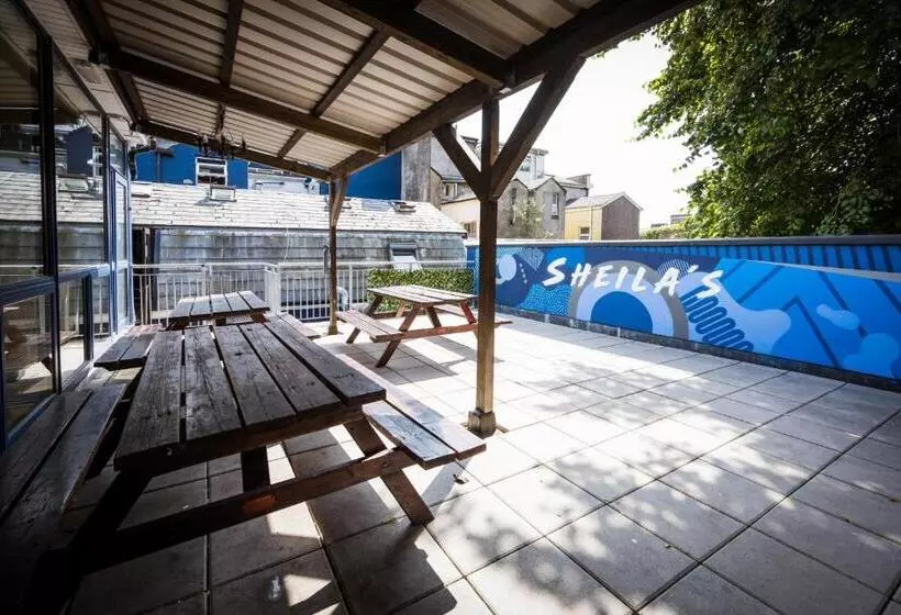 هتل Sheilas Tourist Hostel