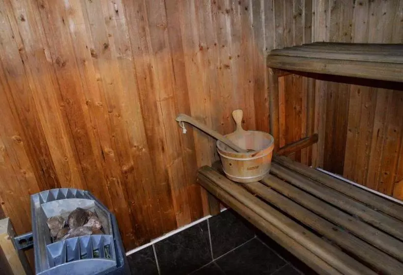 هتل Sheilas Tourist Hostel