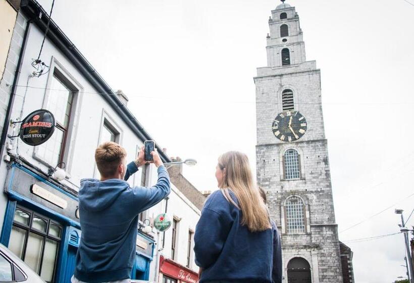 酒店 Sheilas Tourist Hostel