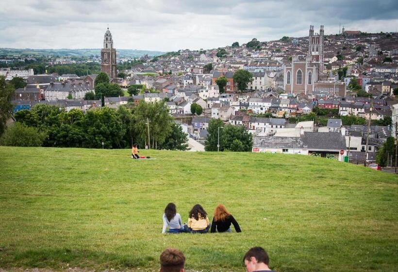 酒店 Sheilas Tourist Hostel