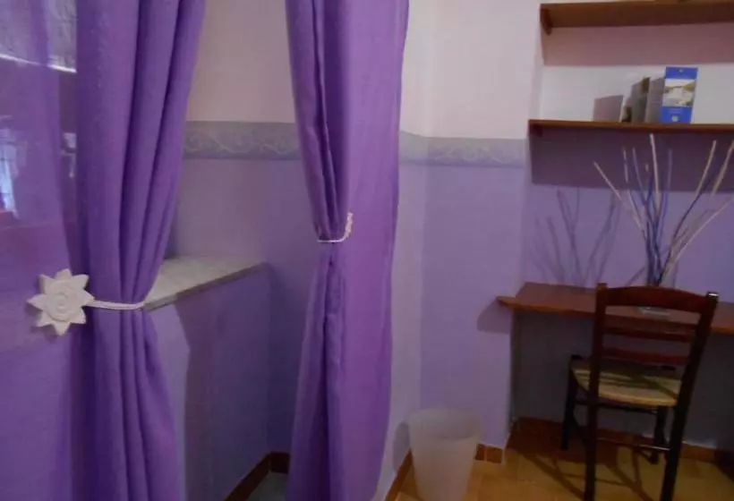 Robby's House Bed & Breakfast