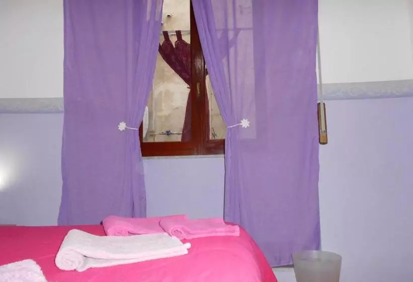 Robby's House Bed & Breakfast