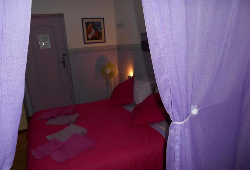 Robby's House Bed & Breakfast