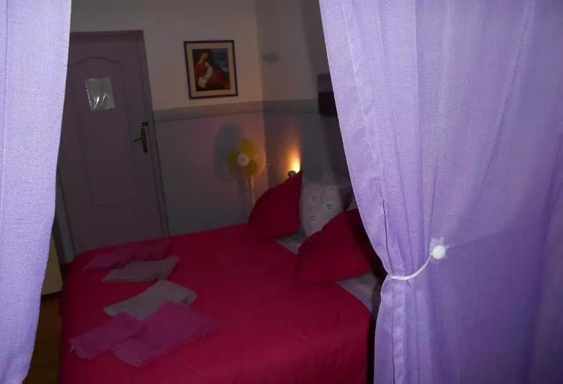 Robby's House Bed & Breakfast