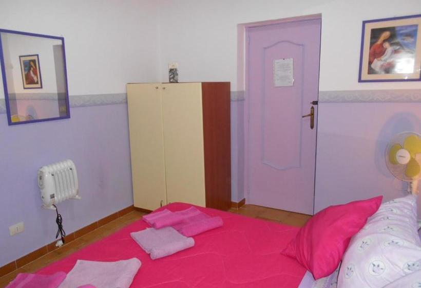 Robby's House Bed & Breakfast