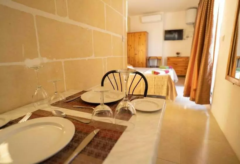 Sunset Seaview Apartments