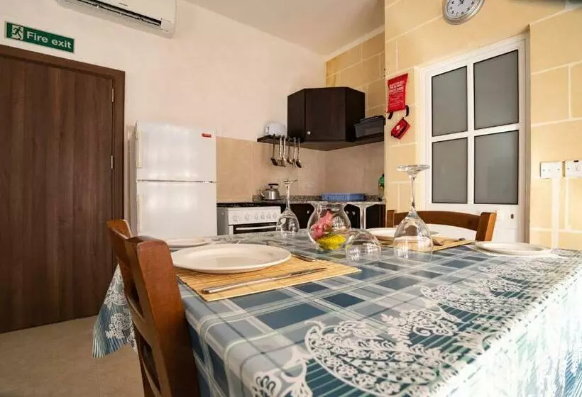 Sunset Seaview Apartments