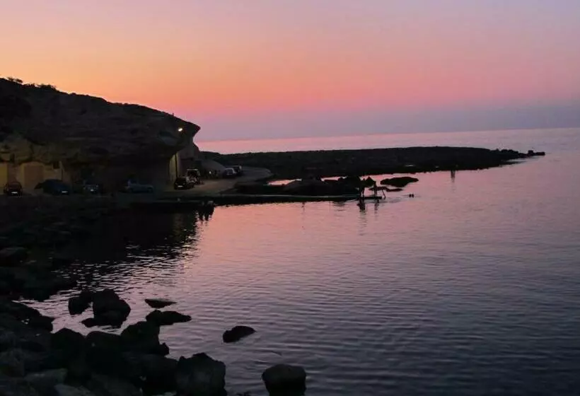 Sunset Seaview Apartments