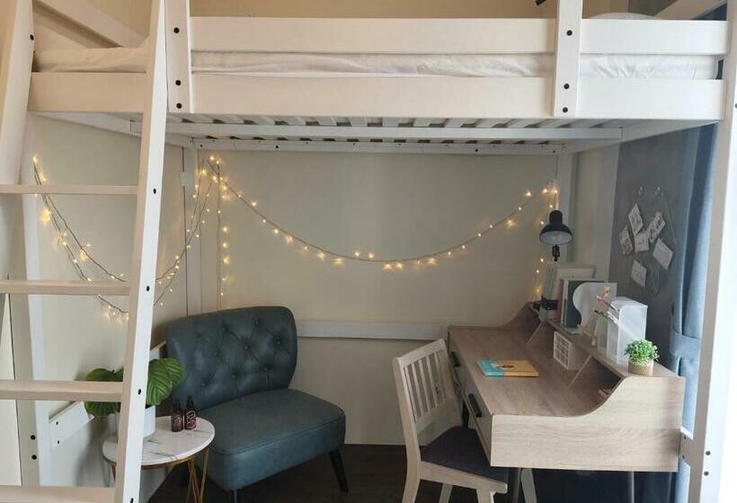 הוסטל Solitude Space