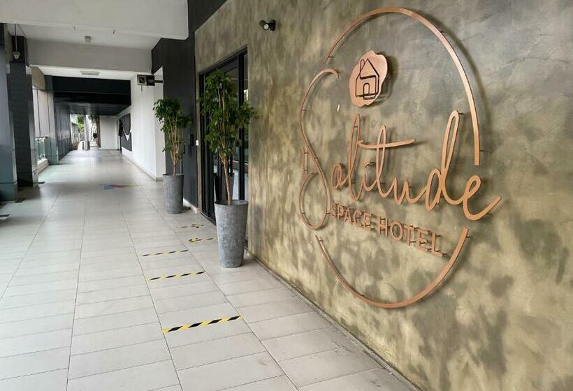 הוסטל Solitude Space