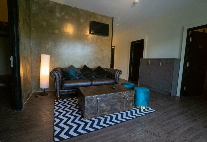 הוסטל Solitude Space