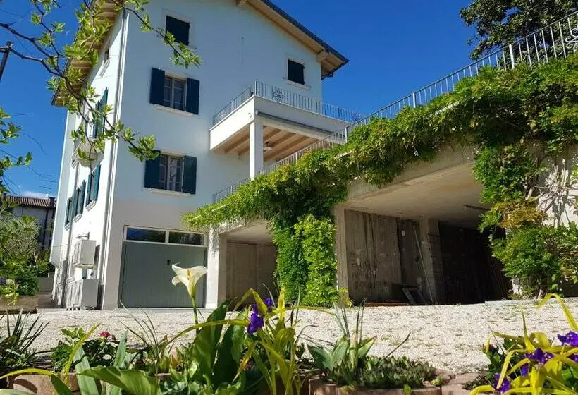 Aamiaismajoitus (B&B) Roseto Holidays Azzurro