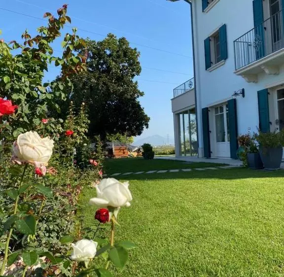 Aamiaismajoitus (B&B) Roseto Holidays Azzurro