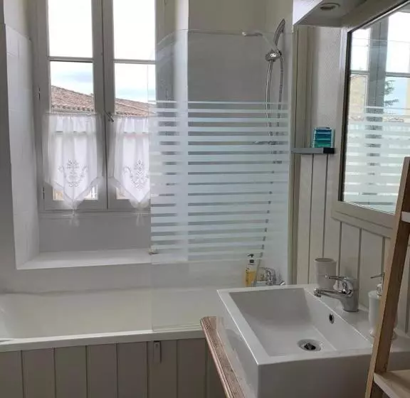 La Maison Du Bourg B&b