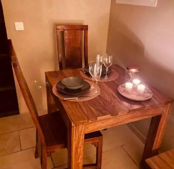 ペンション Appartement Jacuzzi 4 étoiles   Love Room Beauté