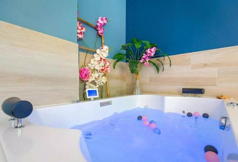 ペンション Appartement Jacuzzi 4 étoiles   Love Room Beauté
