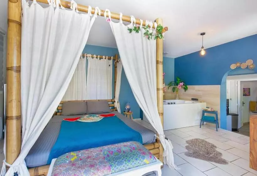 ペンション Appartement Jacuzzi 4 étoiles   Love Room Beauté