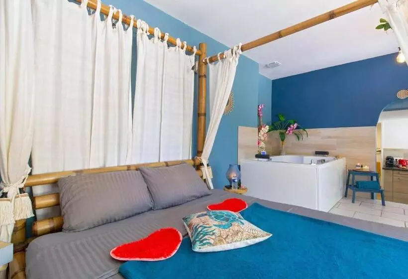 ペンション Appartement Jacuzzi 4 étoiles   Love Room Beauté