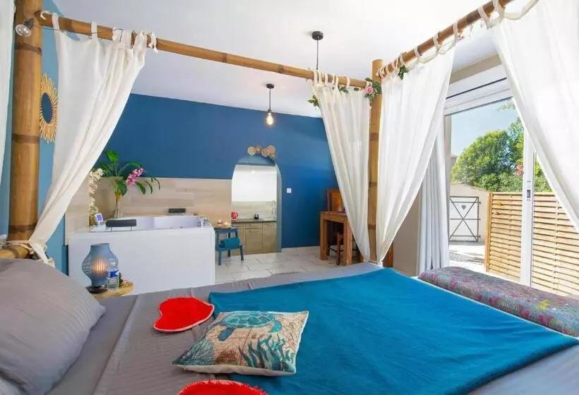 ペンション Appartement Jacuzzi 4 étoiles   Love Room Beauté