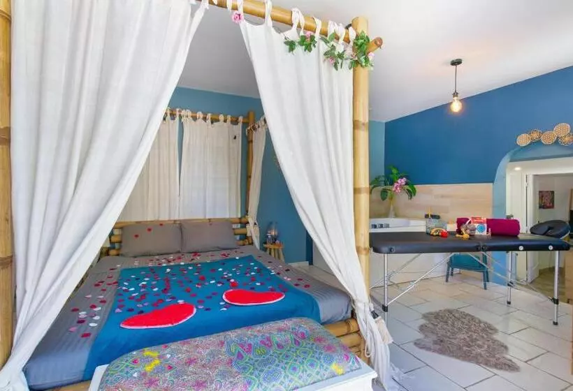 ペンション Appartement Jacuzzi 4 étoiles   Love Room Beauté