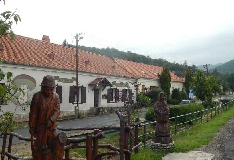 צימר Gomba Panzió