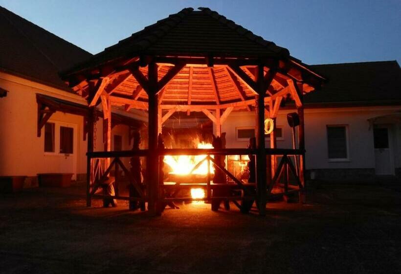 צימר Gomba Panzió