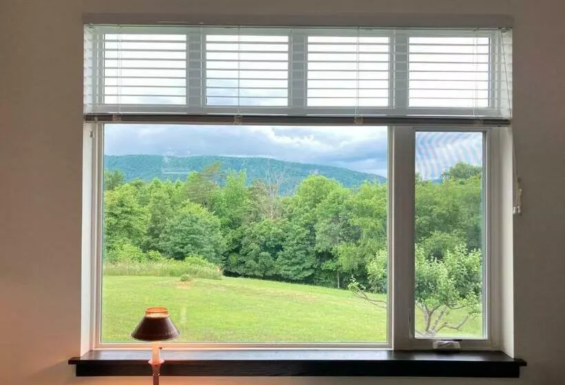 ペンション Eden S Echoes Country Retreat