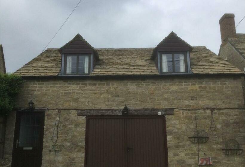 펜션 Robinas Cotswold Coach House