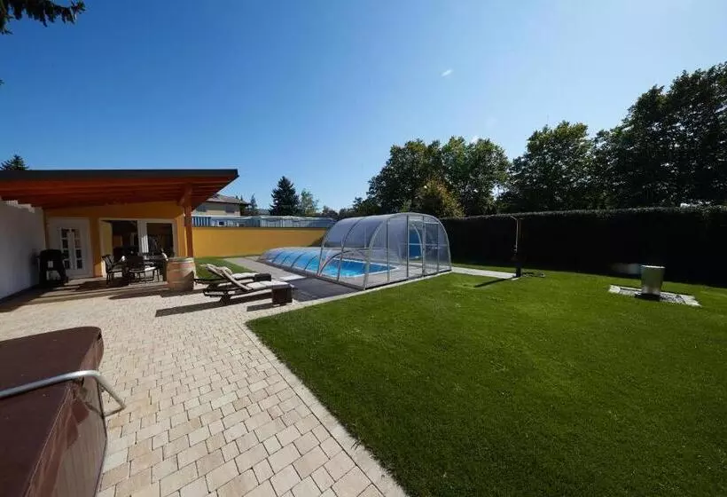 Retkeilymaja Gasthof Zum Schilling