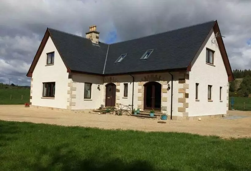 تختخواب و صبحانه Dalmunach House