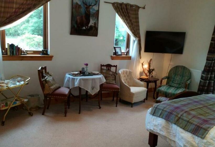 住宿加早餐  Dalmunach House